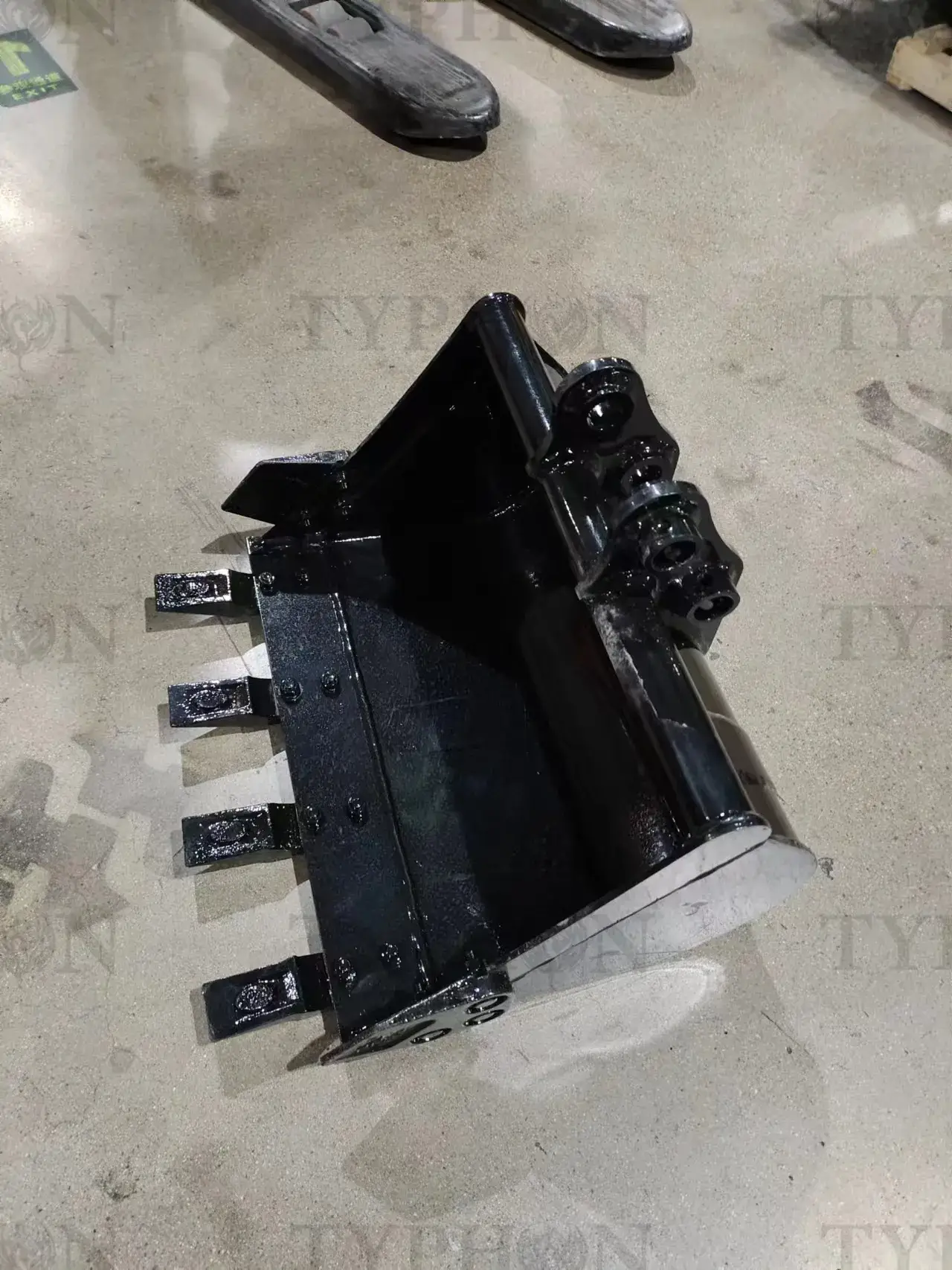 TERROR X2 600mm Teeth Bucket Set - Image 3