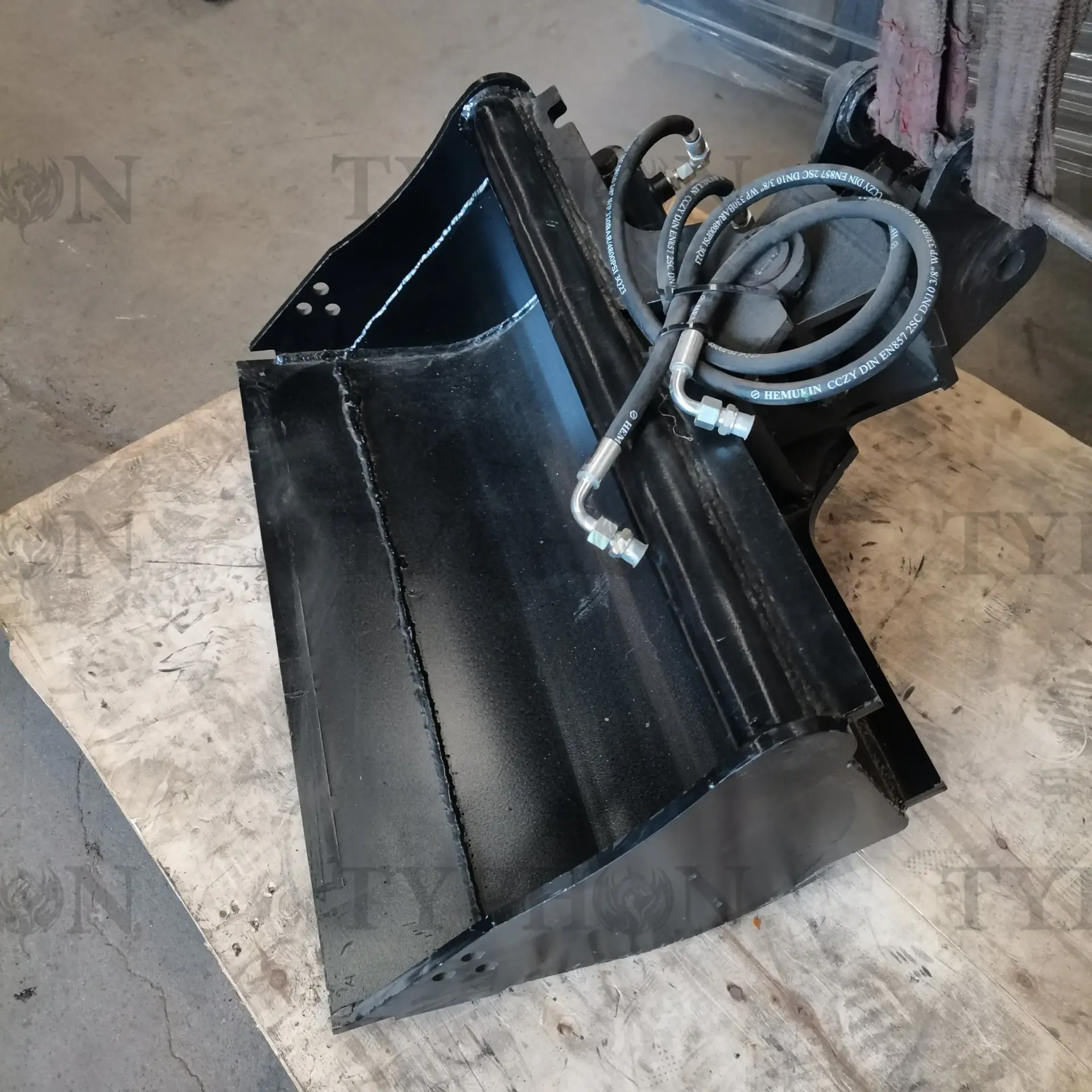 TERROR X2 PRO 800mm Tilt Bucket