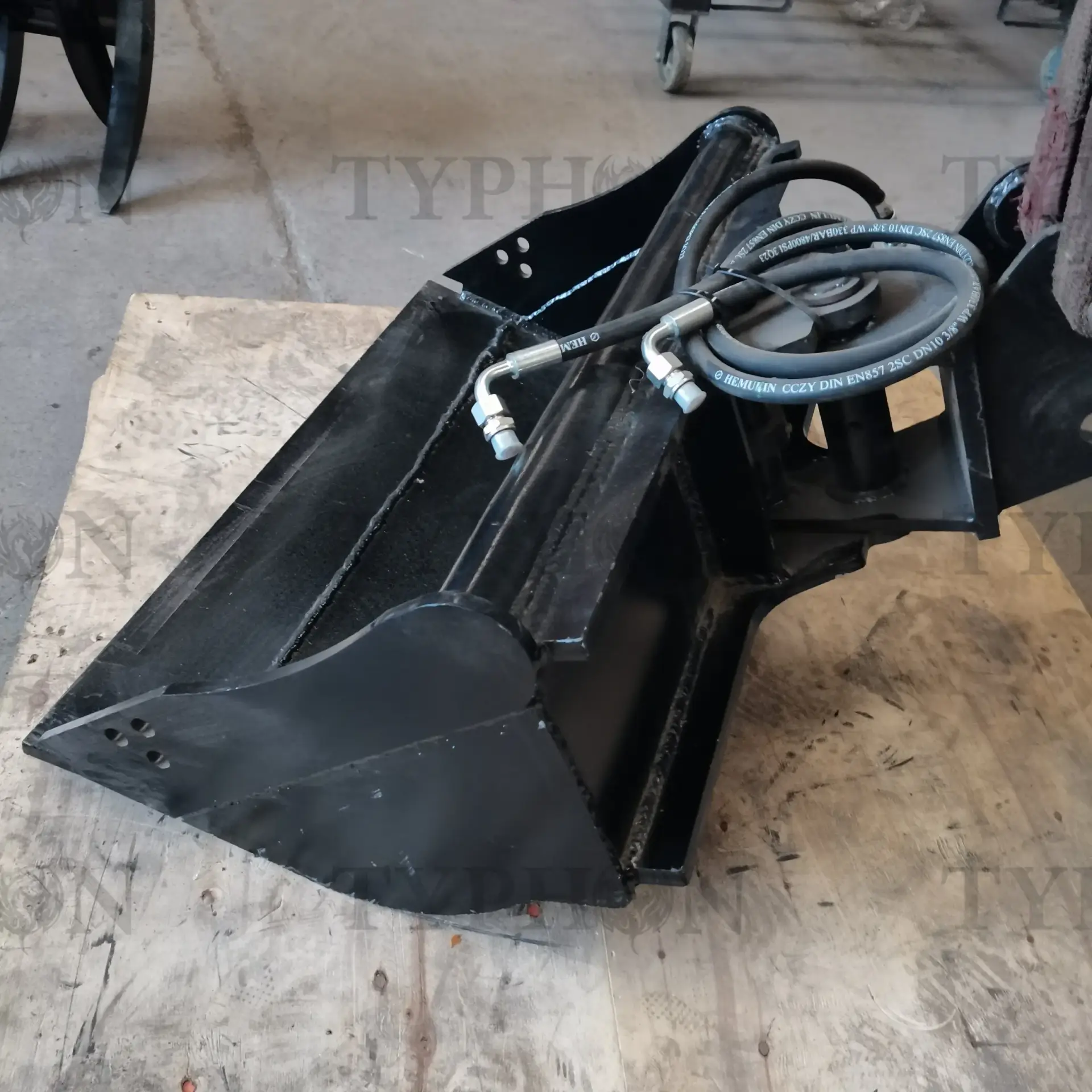 TERROR X2 PRO 800mm Tilt Bucket - Image 3