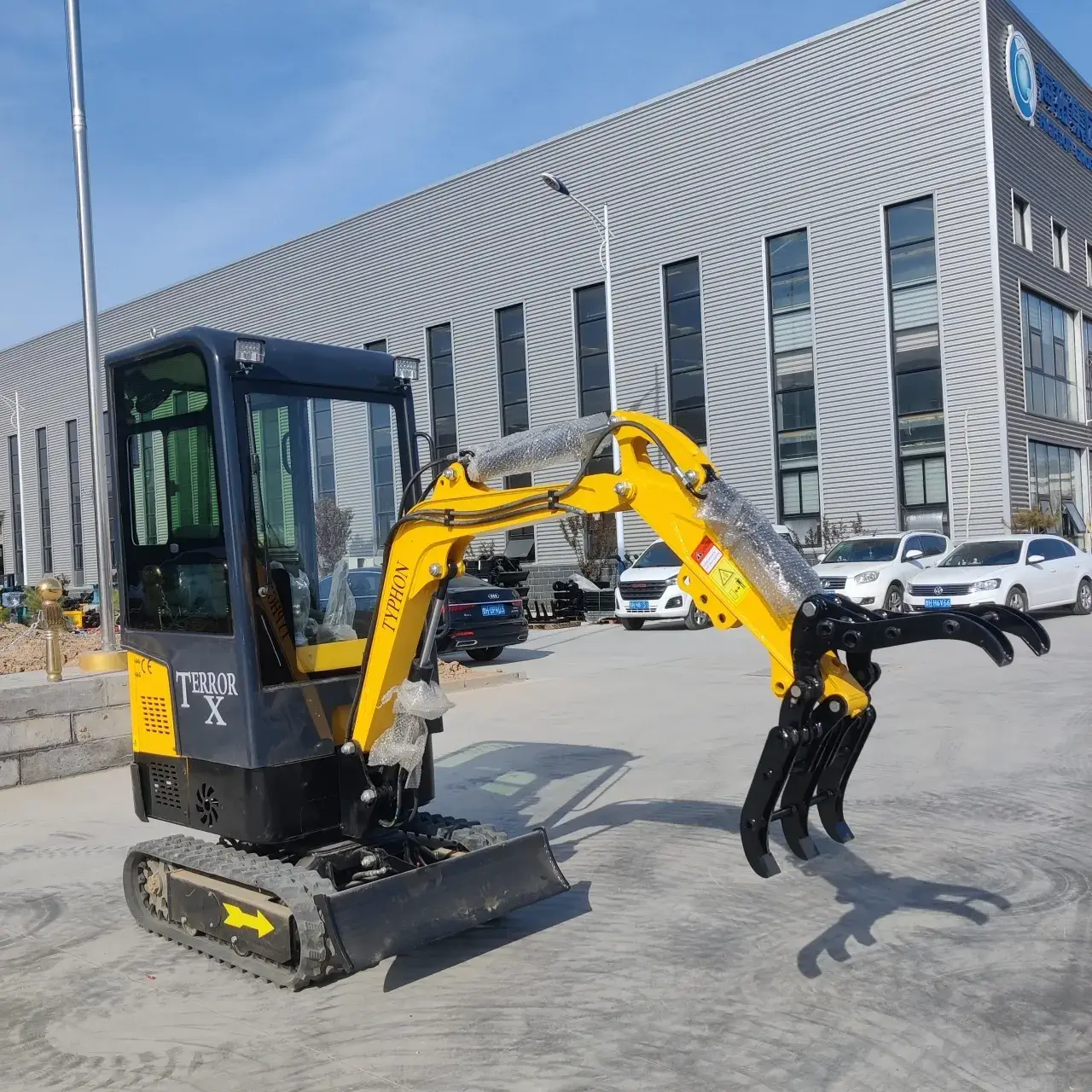 TYPHON Mini Excavator Grapple Tool - Image 9