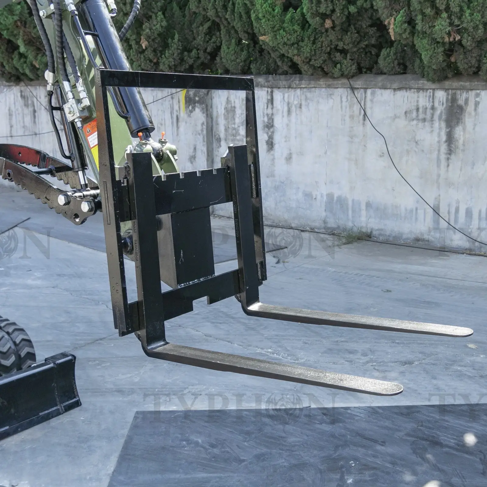 Mini Excavator Pallet Fork Attachment - Image 6