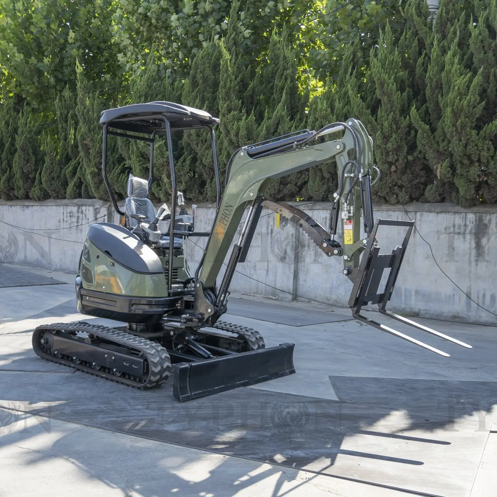 Mini Excavator Pallet Fork Attachment - Image 3