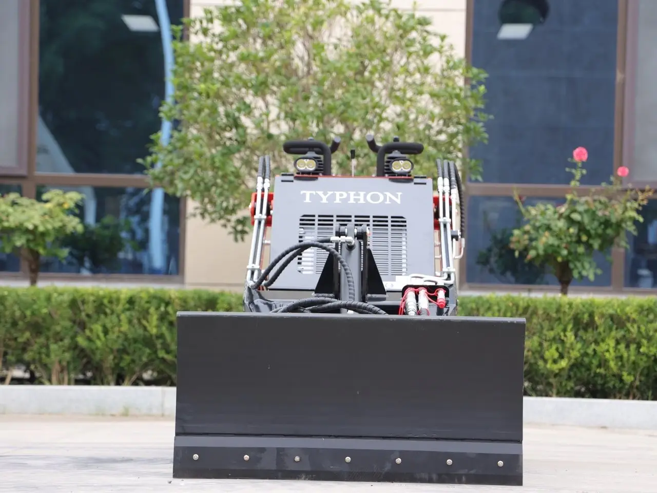 Skid Steer Bulldozer Attachment - Image 4