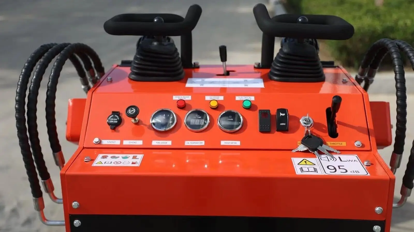 Tracked Skid Steer 22.1HP Gas Loader - Image 3