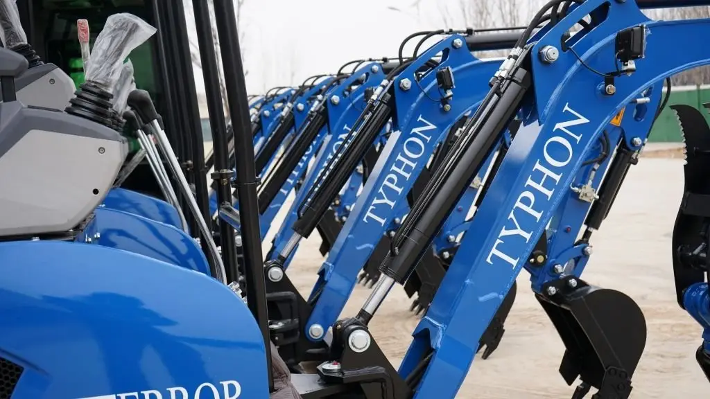 TYPHON TERROR XVII Cabin Excavator - Image 6