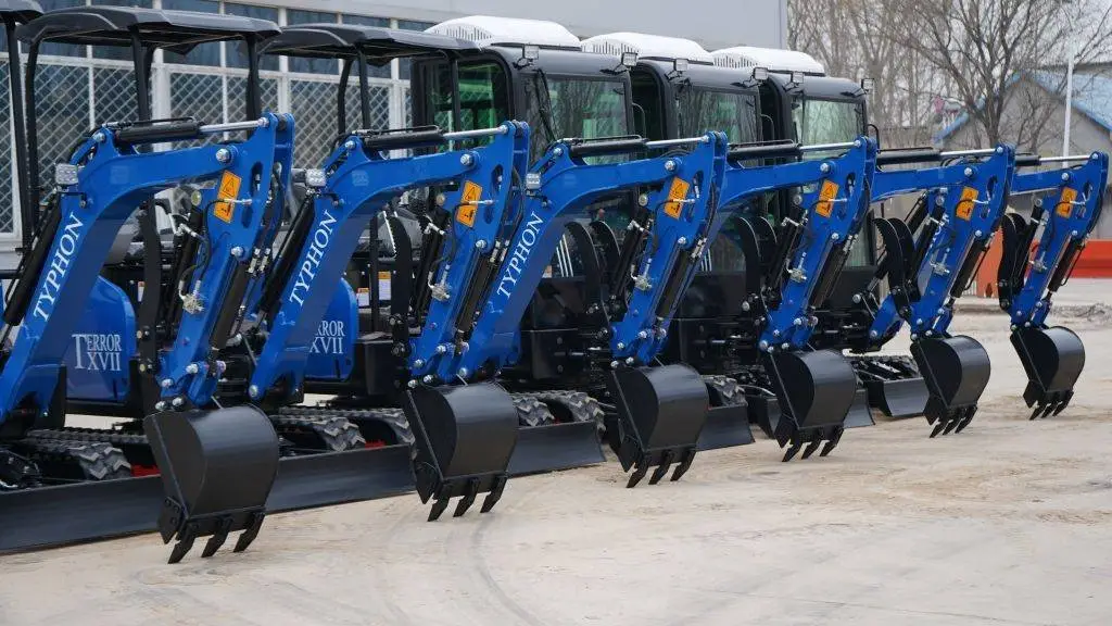 TYPHON TERROR XVII 3800 lb Excavator - Image 5