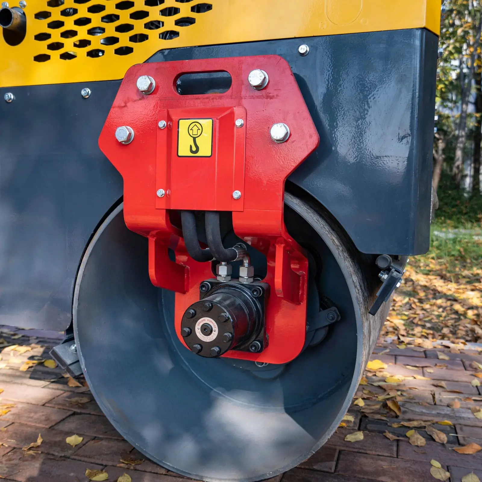 TYPHON FURY 10 1 Ton Road Roller - Image 30