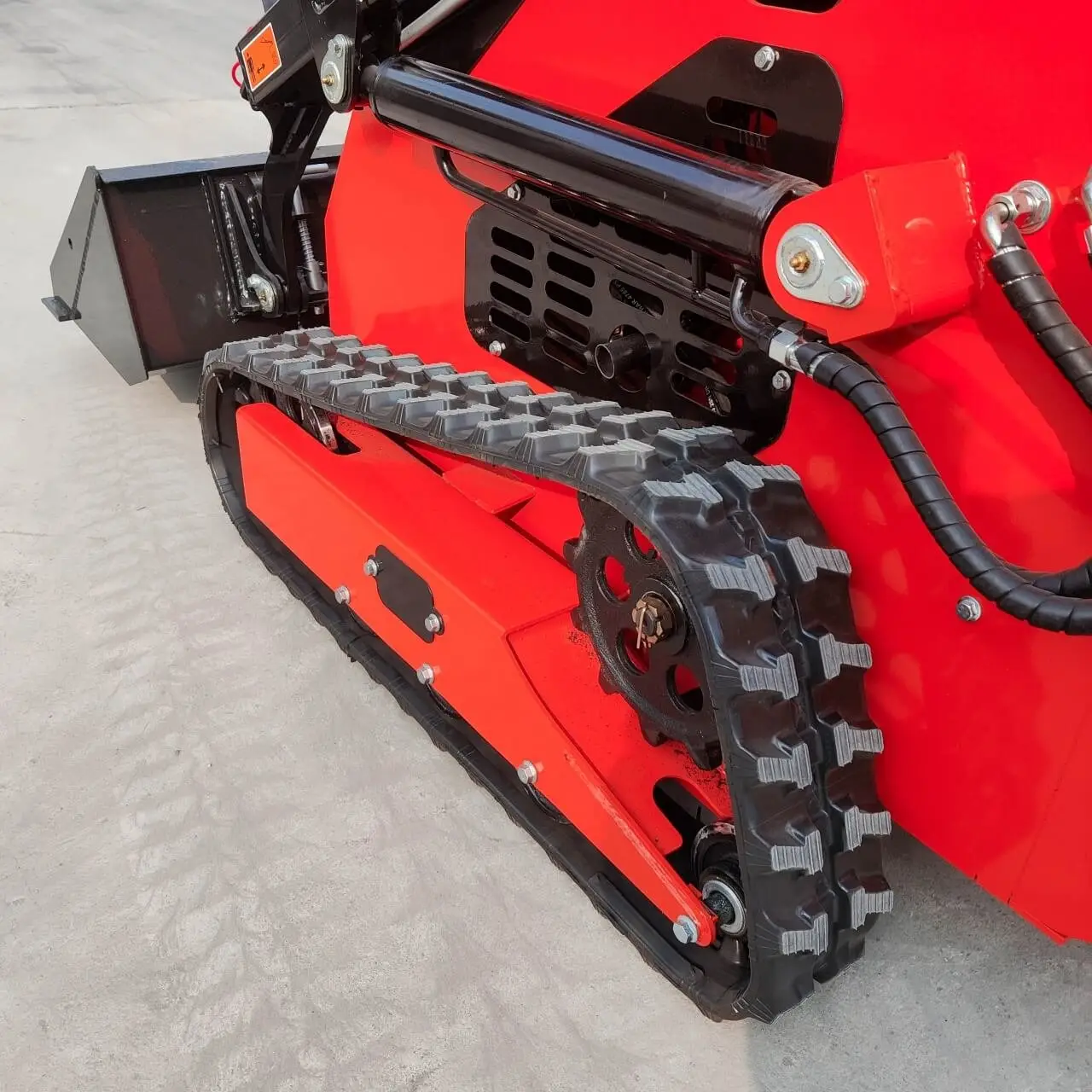 TYPHON STOMP 507 Mini Skid Steer - Image 6