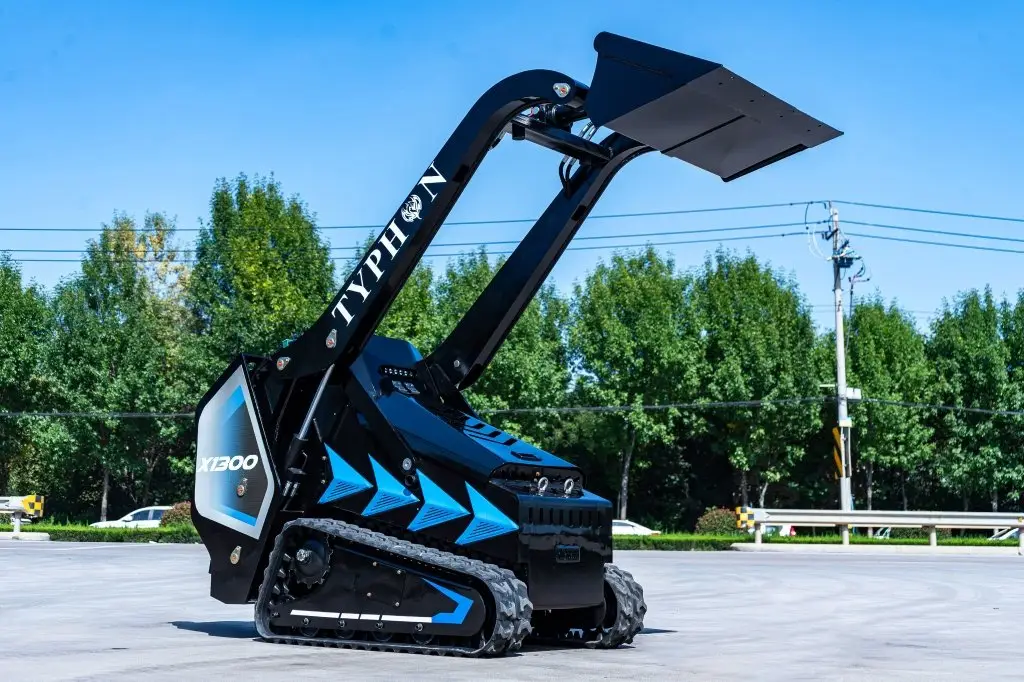 TYPHON STOMP X1300 Mini Skid Steer - Image 13