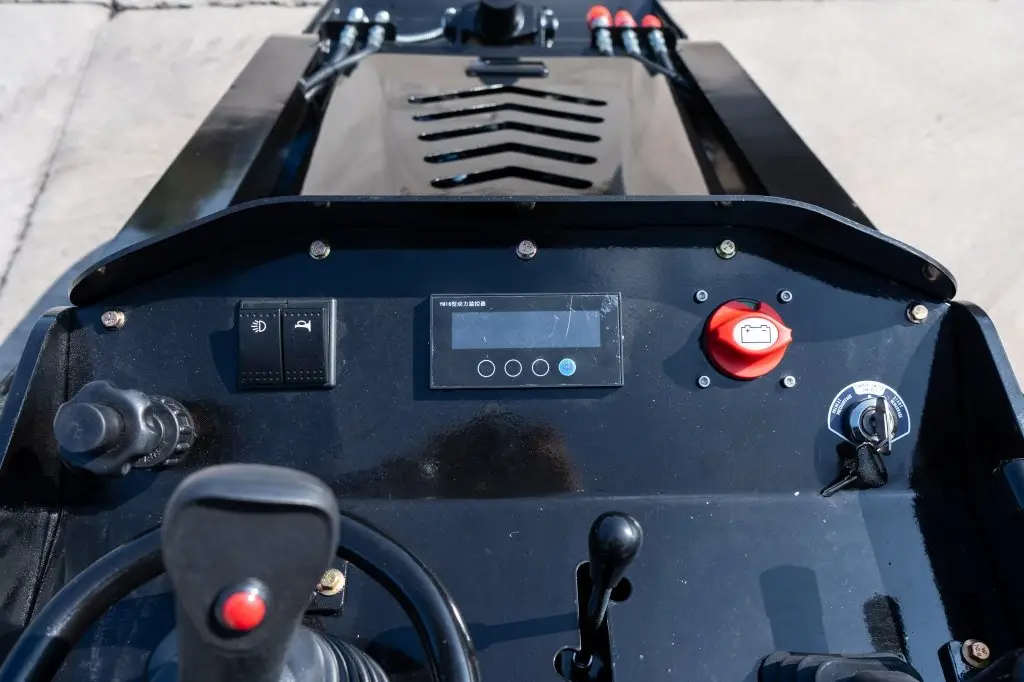 TYPHON STOMP X1300 Mini Skid Steer - Image 7