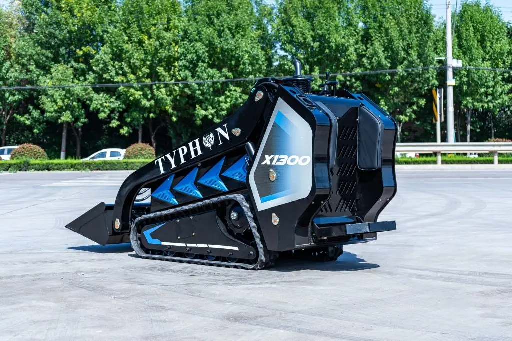 TYPHON STOMP X1300 Mini Skid Steer - Image 4