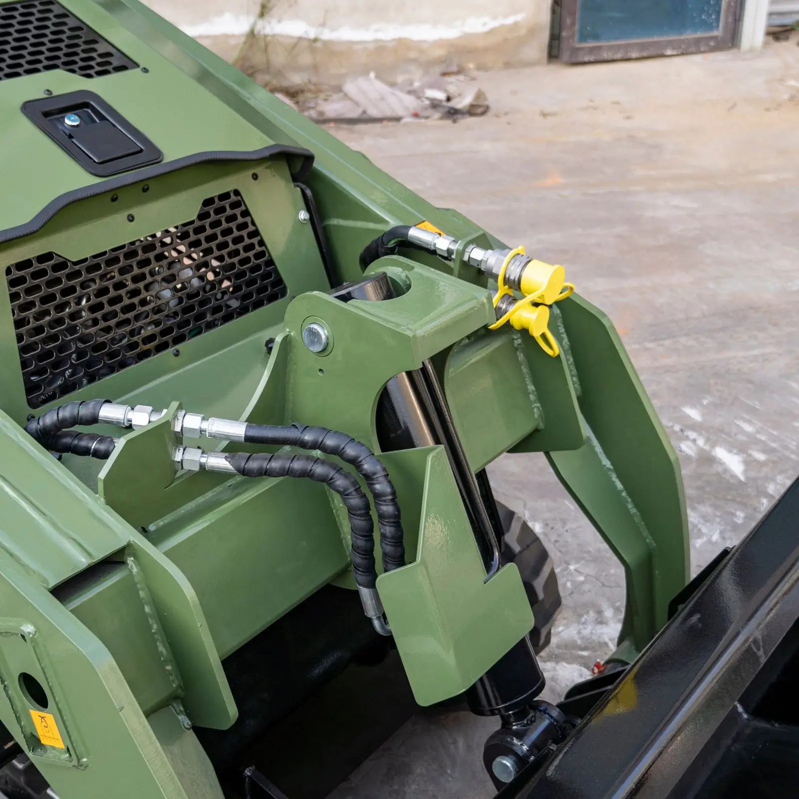 TYPHON STOMP V1000 Diesel Skid Steer - Image 21