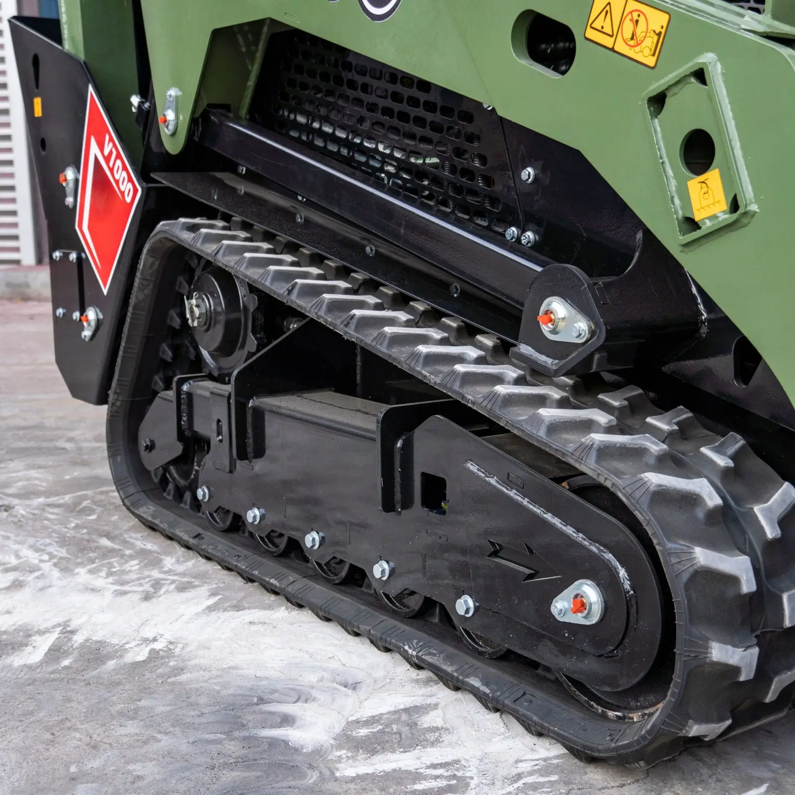 TYPHON STOMP V1000 Diesel Skid Steer - Image 24