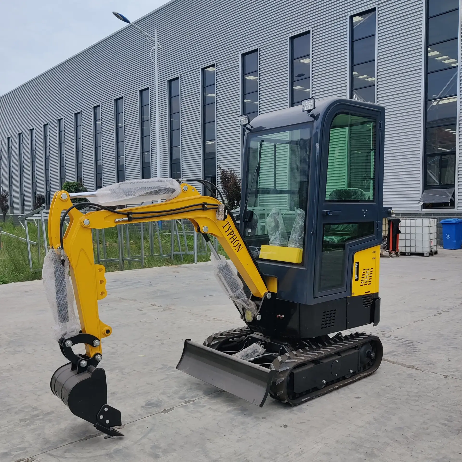 TYPHON TERROR X Cabin Excavator