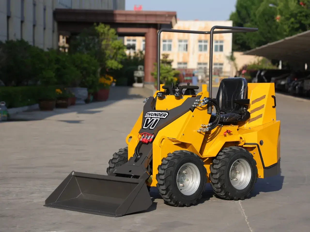 TYPHON Thunder VI Compact Wheel Loader - Image 5