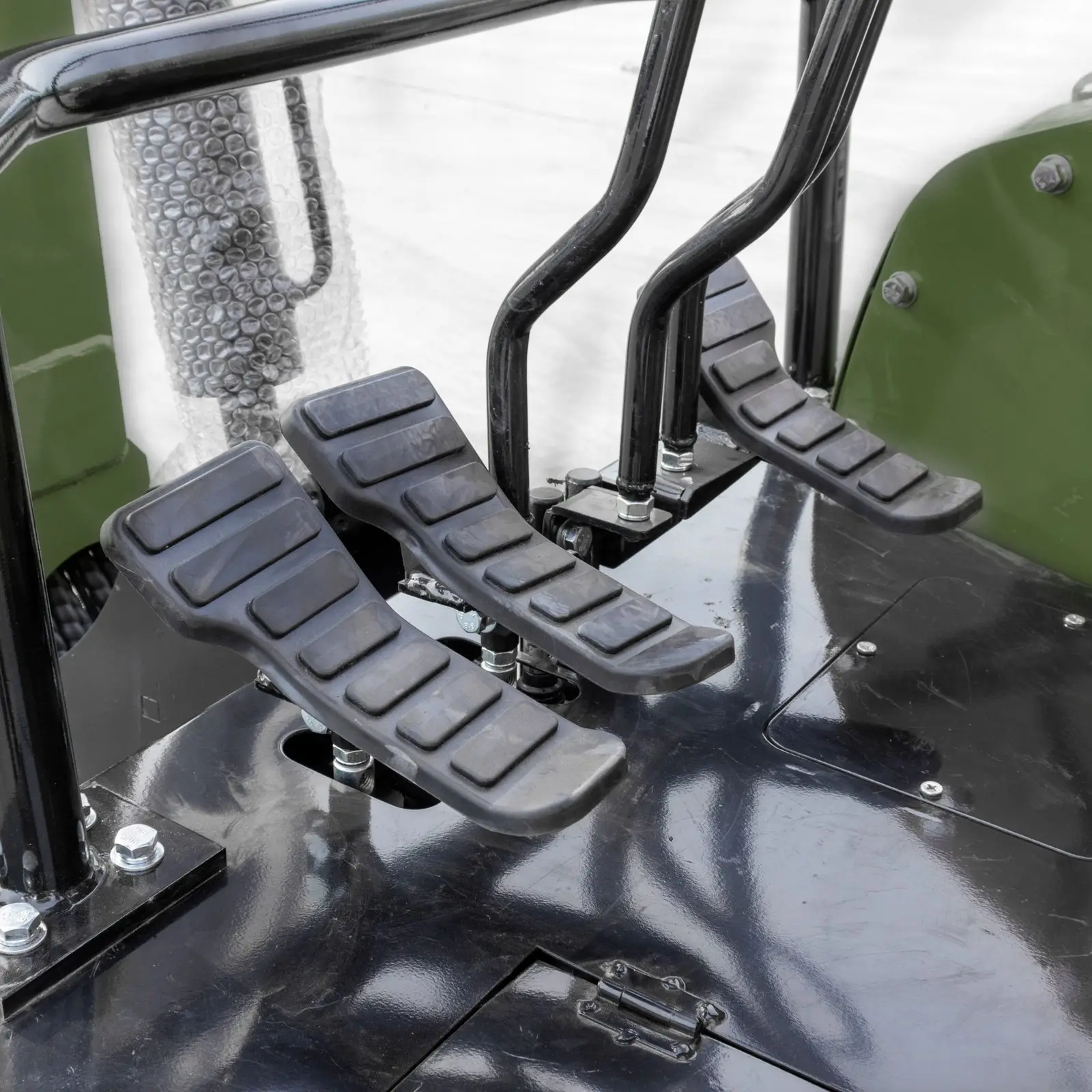 TYPHON TERROR XVIII 4000 lb Excavator - Image 2