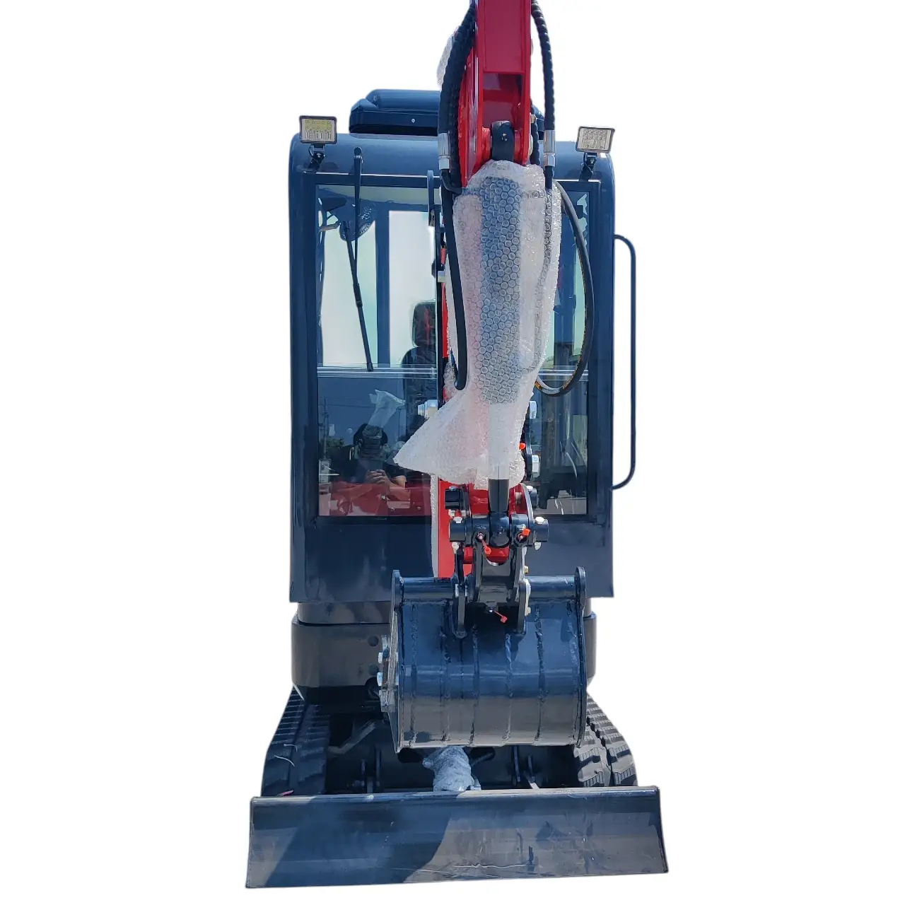 TYPHON TERROR XVIII Prestige 2 Ton Mini Excavator, KUBOTA Diesel Engine USA - Image 5