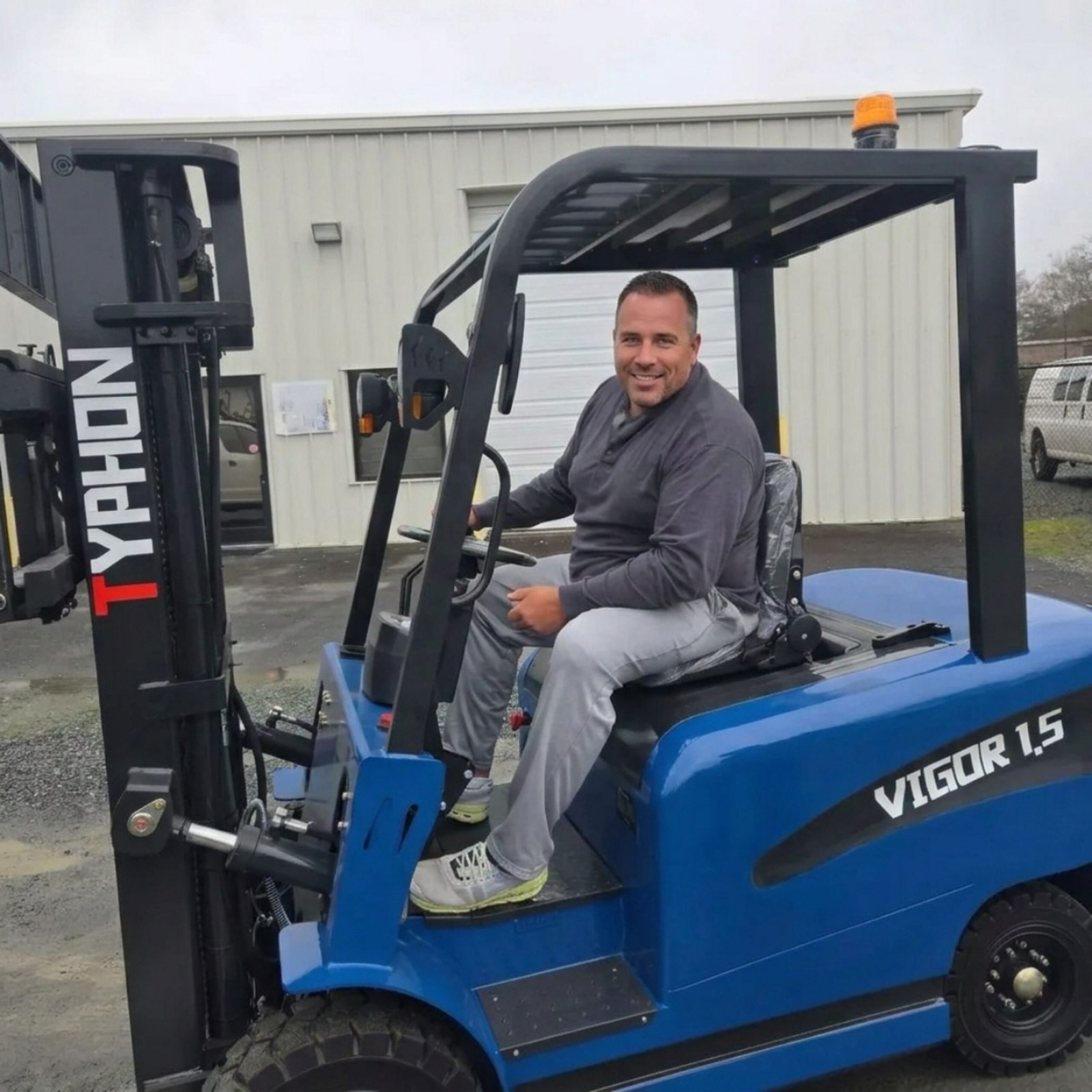 USA Forklift electric forklift delivery and material handling equipment